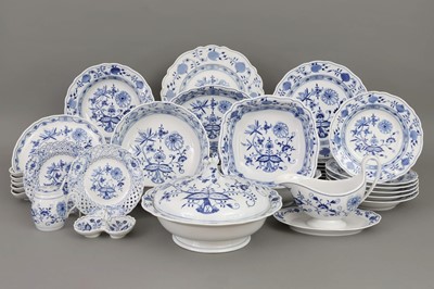 Lot 812 - MEISSEN Speiseservice