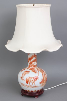 Tischlampe mit Fuß in Form einer chinesischen Porzellanvase