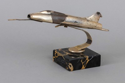 Lot 1199 - Modell (als Paperweight) eines frühen Düsenflugzeugs