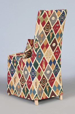 Lot 342 - Hussen-Stuhl mit Golfmotivik