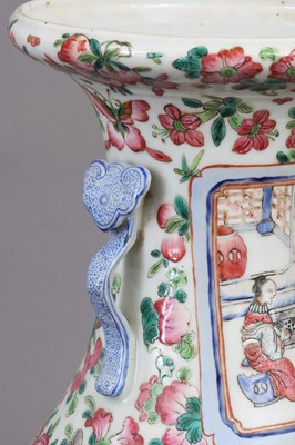 Lot 32 - Chinesische Porzellanvase der Qing Dynastie