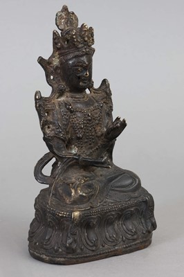 Lot 70 - Chinesische Bronzefigur der Guanyin