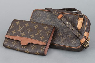 Lot 1105 - LOUIS VUITTON kleine Handtasche / Camera bag und eine Gürteltasche