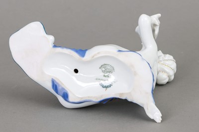Lot 912 - HUTSCHENREUTHER Porzellanfigur "Weiblicher Akt mit Kakadu"