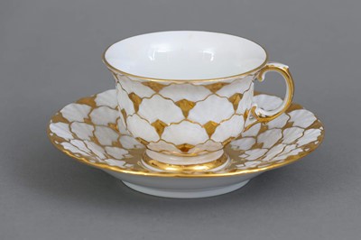 Lot 743 - MEISSEN Mokkatasse mit Untertasse