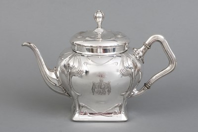 Lot 638 - KOCH & BERGFELD (Bremen) Silber Teekanne des Jugendstil