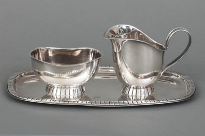 Lot 644 - WILHELM BINDER (Schwäbisch Gmünd) Silber Milch und Zucker-Set auf Tablett