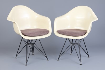 Lot 346 - Paar Charles EAMES "DAR Fiberglass Armchairs"