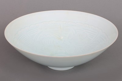Lot 60 - Chinesische Porzellankumme mit Seladonglasur