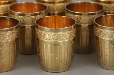 Lot 659 - 12 vergoldete Silber Schnapsbecher