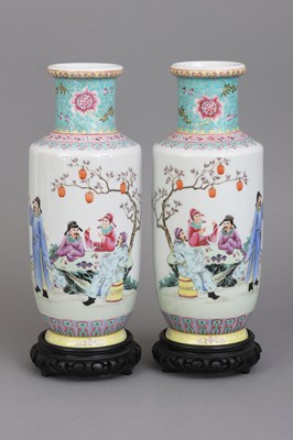 Lot 28 - Paar chinesische Porzellanvasen