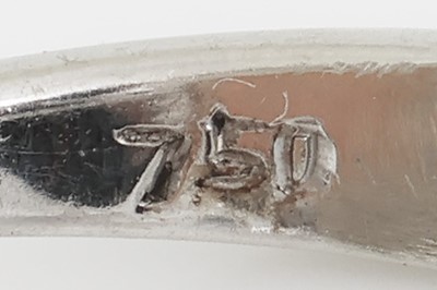 Lot 886 - Cocktail Ring mit großem Milch Opal