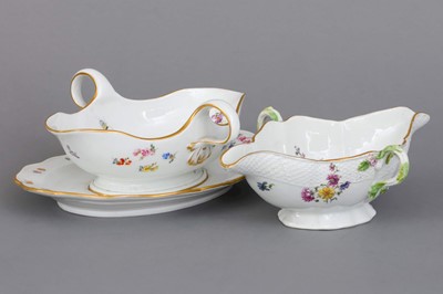 Lot 971 - 2 MEISSEN Saucieren