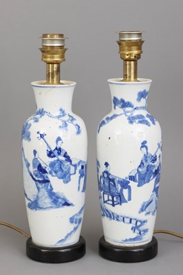 Lot 2 - Paar Tischlampen mit chinesischen Vasenfüßen