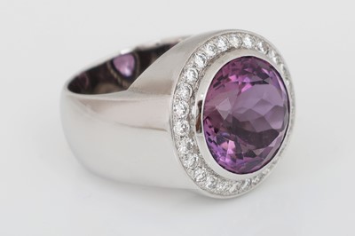 Lot 725 - Cocktail Ring mit Amethyst