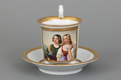 Lot 1043 - Biedermeier Porzellantasse mit Untertasse