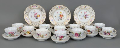 Lot 1061 - 12 MEISSEN Kaffeegedecke