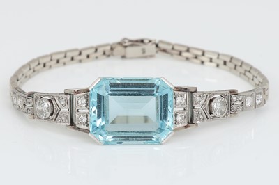 Lot 906 - Art Déco Armband mit Aquamarin und Diamanten