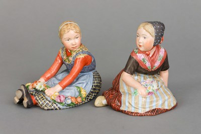 Lot 1144 - 2 ROYAL COPENHAGEN Porzellanfiguren "Mädchen aus Fanö" und "Mädchen aus Jutland"