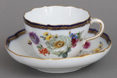 Lot 827 - MEISSEN Kaffeetasse mit Untertasse