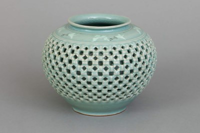 Lot 196 - Koreanische Keramikvase