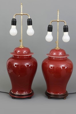 Lot 55 - Paar chinesische Porzellanlampen