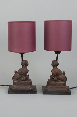 Lot 565 - Paar Tischlampen mit Sphinx Figuren