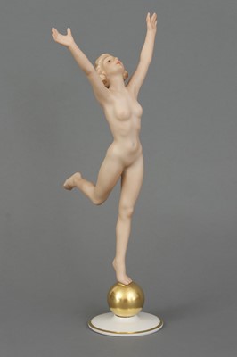 Lot 1131 - HUTSCHENREUTHER Porzellanfigur "Sonnenkind"