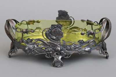 Lot 629 - Versilberte Jugendstil Jardinière