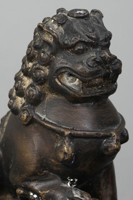 Lot 73 - Paar chinesische Bronze Tempelhunde