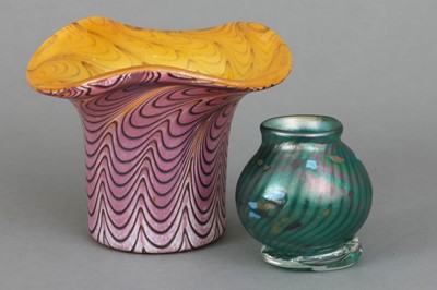 2 kleine Künstlerglas Vasen im Stile des Jugendstil