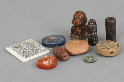 Lot 231 - Konvolut antike Amulette, Ringe und Stempel, Stein und Fayence
