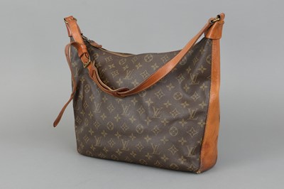 Lot 1303 - LOUIS VUITTON vintage Handtasche