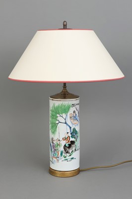 Lot 81 - Chinesische Porzellan-Tischlampe