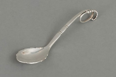 Lot 493 - GEORG JENSEN (Denmark) Zuckerlöffel "Ornamental"