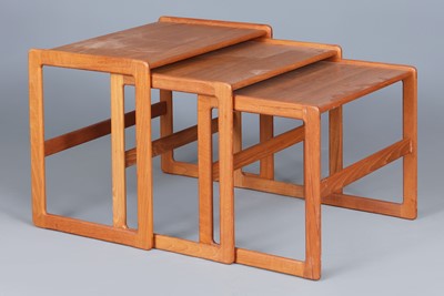 Lot 261 - Dänischer Teakholz 3-Satz-Tisch