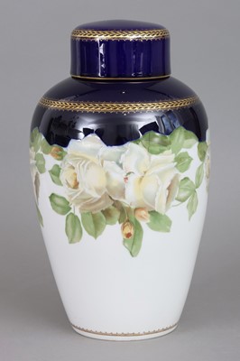 Lot 874 - ROSENTHAL Porzellan-Deckelvase