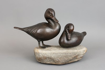 Lot 1648 - H. THIES (zeitgenössischer deutscher Bildhauer) Kupferfigur "2 Enten"