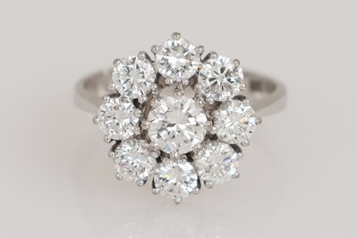 Lot 724 - Diamantring in Blütenform