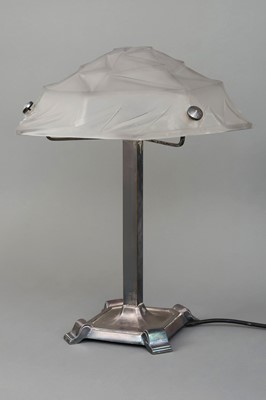 Lot 417 - DEGUE Tischlampe des französischen Art Deco