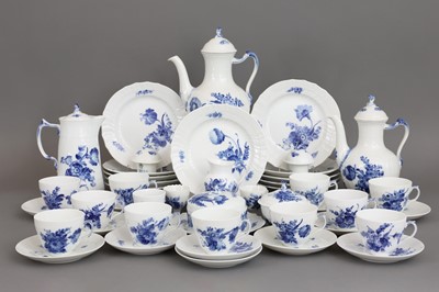 Lot 913 - ROYAL COPENHAGEN Frühstücksservice