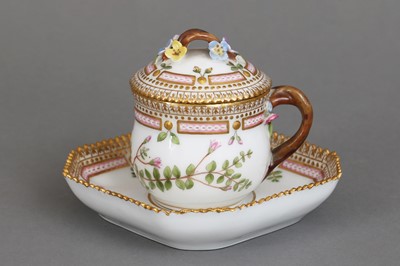 Lot 825 - ROYAL COPENHAGEN Cremetöpfchen