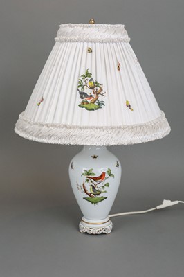 Lot 830 - HEREND Tischlampe