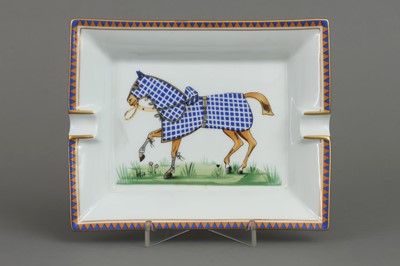 Lot 843 - HERMÈS  Porzellan-Aschenbecher