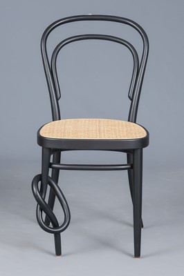 Lot 302 - THONET Bugholzstuhl "214K" mit Knotengeflecht