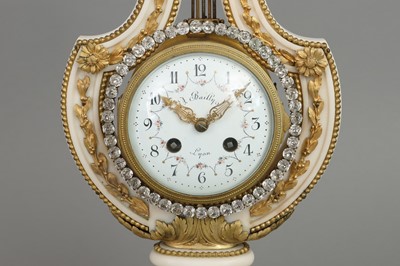 Lyra Pendule im Stile Louis XVI