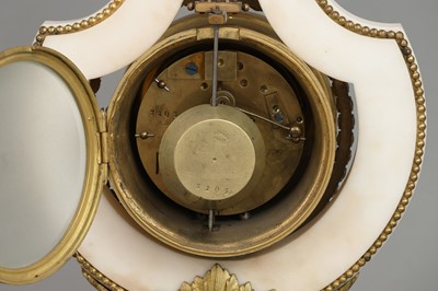 Lyra Pendule im Stile Louis XVI