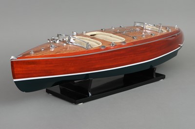 Lot 1158 - Chris Craft Triple Cockpit Modellboot