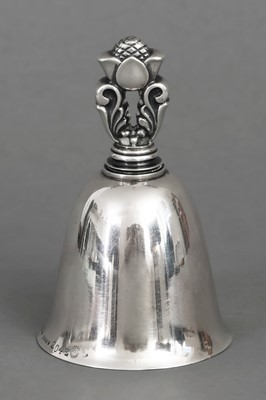 Lot 472 - GEORG JENSEN (Denmark) Silber Tischglocke "Acorn"