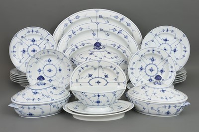 Lot 915 - ROYAL COPENHAGEN Speiseservice